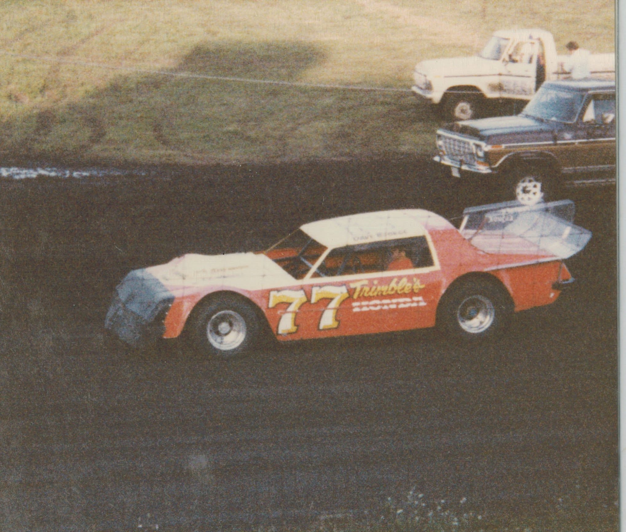 Racing at Chateau Speedway